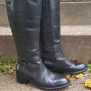 Born Helen boots size 10
